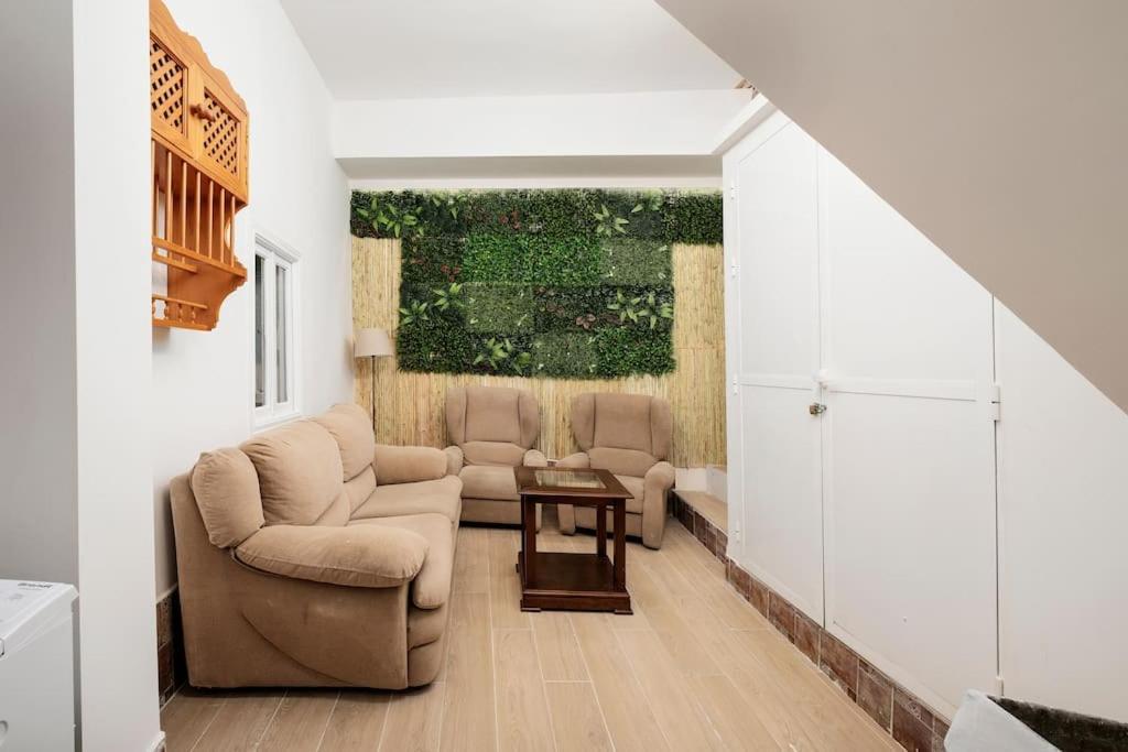 Newly Refurbished Modern 2-Bed Apartment In Heart Of Torremolinos Exterior photo