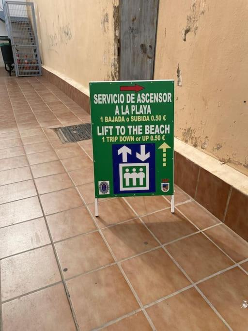 Newly Refurbished Modern 2-Bed Apartment In Heart Of Torremolinos Exterior photo